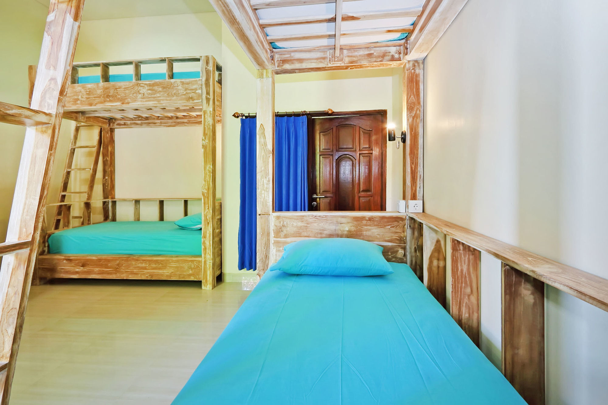 Lembongan Hostel Екстериор снимка